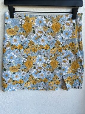 Urban Outfitters Linen Blend Bright Daisy Print Mini Skirt, Front V Slit, Size M